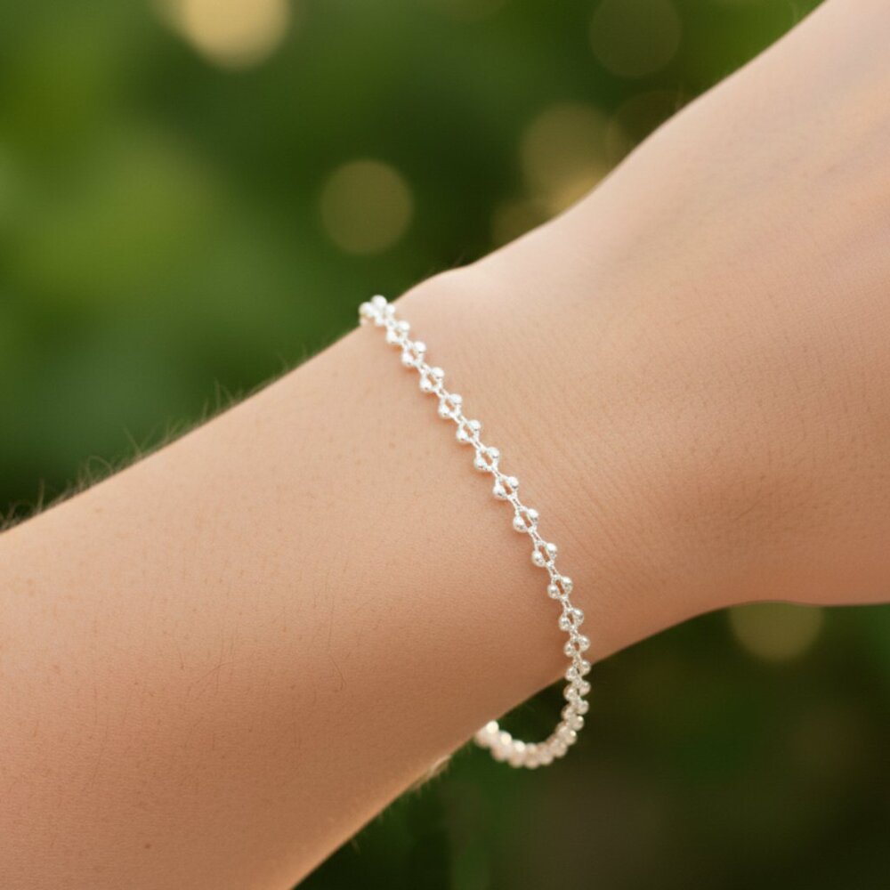 "Elegant & Trendy Bracelet, A Perfect Gift for Women, Thoughtful, EVCH1761